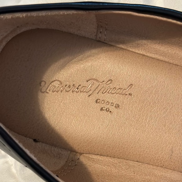 Universal Thread Flats! - Picture 3 of 5